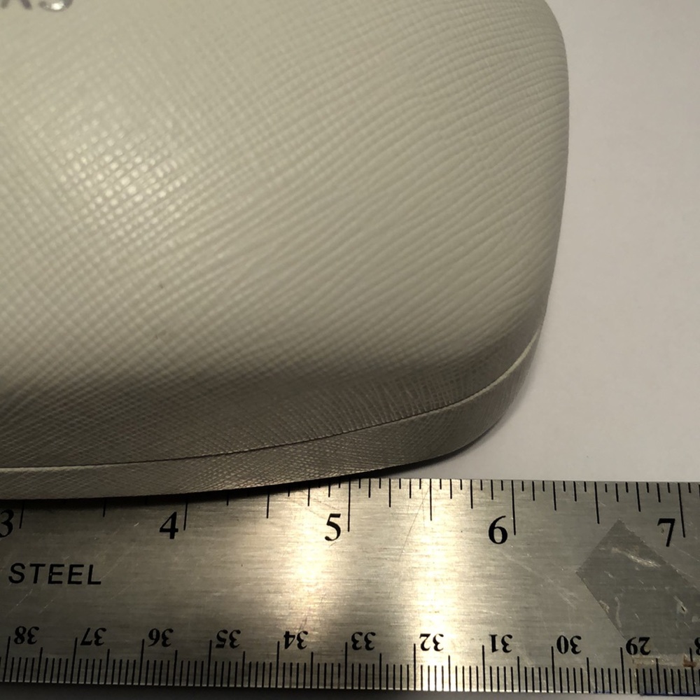 Michael Kors white hard shell sunglasses case - Picture 7 of 9